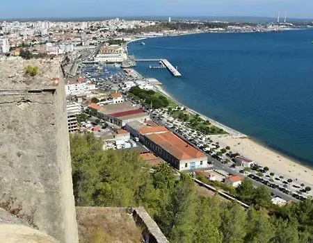 Quarto em Acomodações Particulares Eleon Montijo